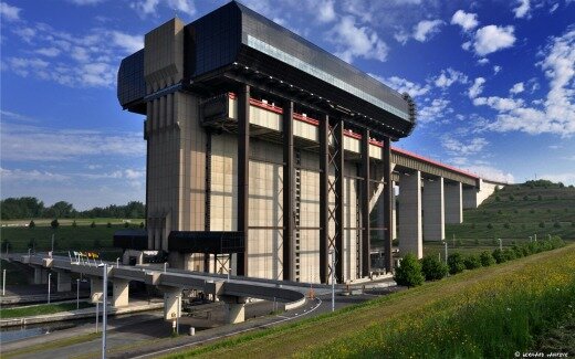 Ascenseur funiculaire de Strépy-Thieu